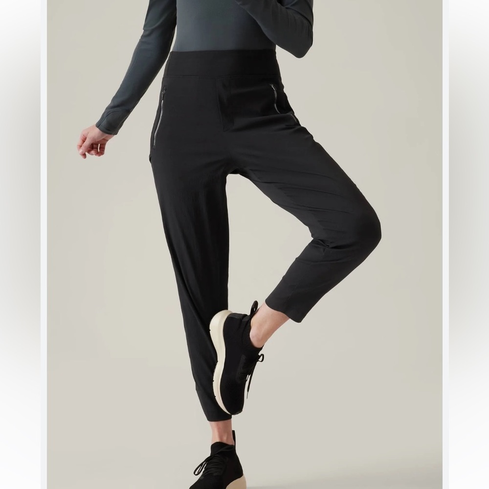 Athleta Trekkie north joggers size 12